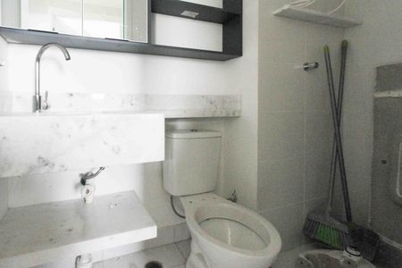 Apartamento para alugar com 34m², 2 quartos e sem vaga Apartamento para alugar com 34m², 2 quartos e sem vagaBanheiro