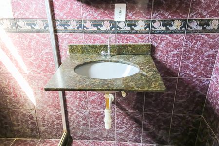 Casa de condomínio para alugar com 70m², 2 quartos e sem vaga Casa de condomínio para alugar com 70m², 2 quartos e sem vagaBanheiro da Suíte
