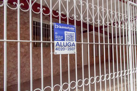 Casa à venda com 230m², 2 quartos e 1 vagaFachada - Plaquinha