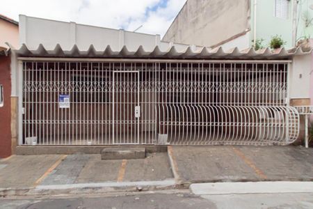 Casa à venda com 230m², 2 quartos e 1 vagaFachada