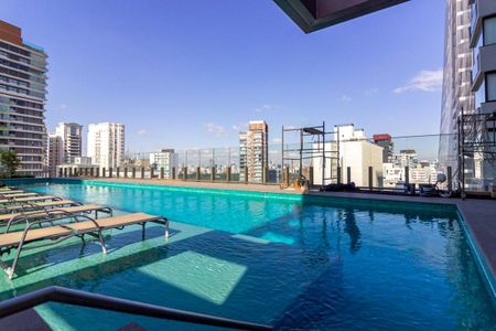 Studio para alugar com 33m², 1 quarto e 1 vaga Studio para alugar com 33m², 1 quarto e 1 vagaÁrea Comum - Piscina