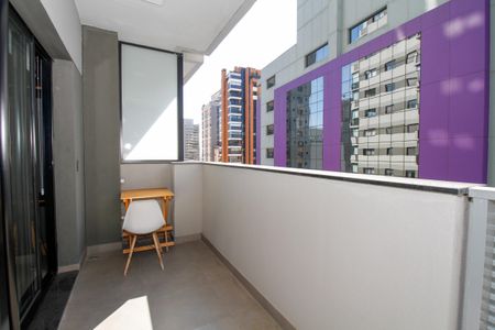Studio para alugar com 33m², 1 quarto e 1 vaga Studio para alugar com 33m², 1 quarto e 1 vagaVaranda
