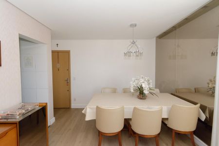 Apartamento à venda com 115m², 3 quartos e 2 vagasSala