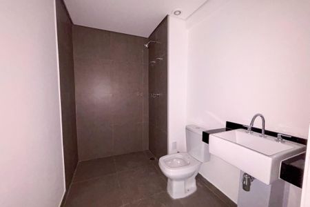 Banheiro de kitnet/studio para alugar com 1 quarto, 33m² em Cerqueira César, São Paulo