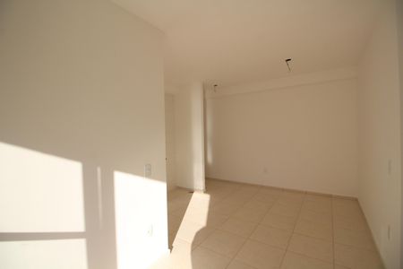 Sala de apartamento para alugar com 3 quartos, 60m² em Taquara, Rio de Janeiro