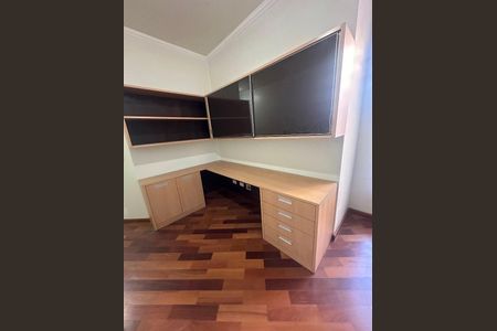 Casa à venda com 3 quartos, 300m² em Olímpico, São Caetano do Sul