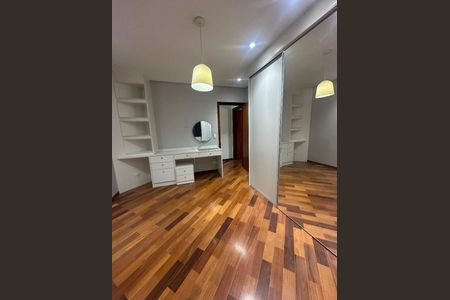 Casa à venda com 3 quartos, 300m² em Olímpico, São Caetano do Sul