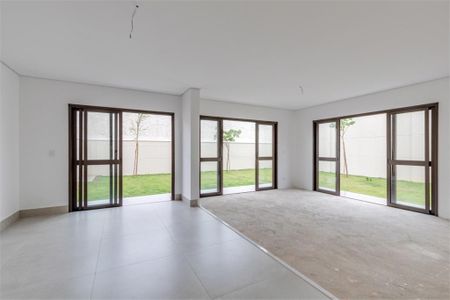 Casa à venda com 4 quartos, 431m² em Jardim Prudência, São Paulo