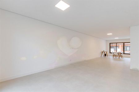 Casa à venda com 4 quartos, 431m² em Jardim Prudência, São Paulo