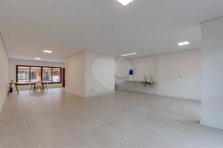 Casa à venda com 4 quartos, 431m² em Jardim Prudência, São Paulo