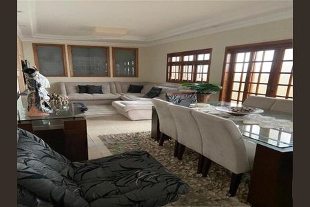 Casa à venda com 5 quartos, 200m² em Chácara Mafalda, São Paulo