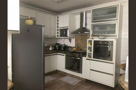 Casa à venda com 5 quartos, 200m² em Chácara Mafalda, São Paulo