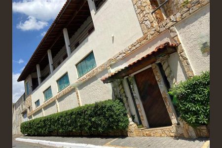 Casa à venda com 5 quartos, 200m² em Chácara Mafalda, São Paulo