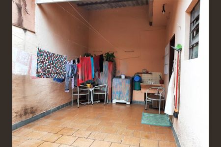 Casa à venda com 240m², 3 quartos e 2 vagas