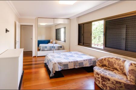 Apartamento à venda com 360m², 4 quartos e 2 vagasSuíte 2