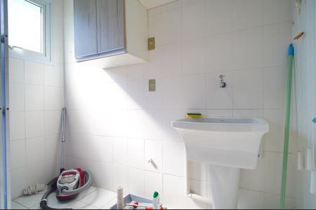 Apartamento à venda com 64m², 2 quartos e 1 vagaÁrea de Serviço