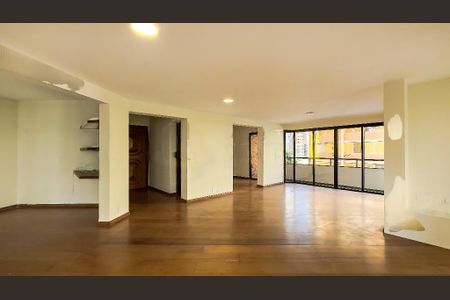 Foto 04 de apartamento à venda com 3 quartos, 204m² em Itaim Bibi, São Paulo