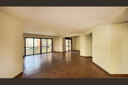 Apartamento à venda com 204m², 3 quartos e 3 vagasFoto 01