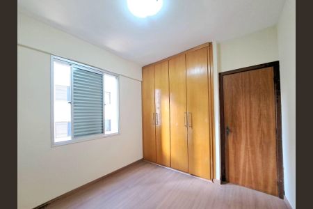 Apartamento à venda com 95m², 3 quartos e 2 vagasQuarto 2
