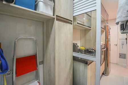 Apartamento à venda com 80m², 3 quartos e 2 vagas Apartamento à venda com 80m², 3 quartos e 2 vagasÁrea de Serviço