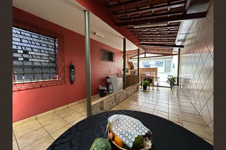 Casa para alugar com 315m², 4 quartos e 6 vagasÁrea Externa