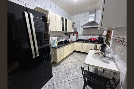 Casa para alugar com 315m², 4 quartos e 6 vagasCozinha
