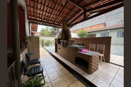 Casa para alugar com 315m², 4 quartos e 6 vagasChurrasqueira