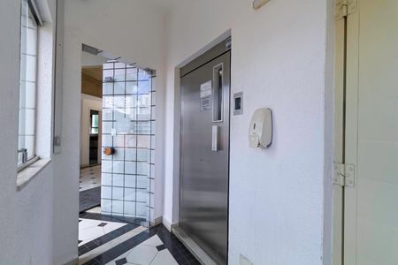 Apartamento à venda com 46m², 1 quarto e 1 vagaHall social