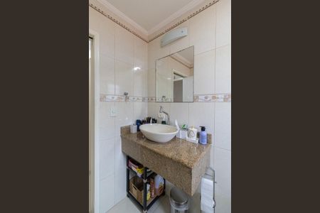 Casa à venda com 300m², 3 quartos e 2 vagas Casa à venda com 300m², 3 quartos e 2 vagasBanheiro Social