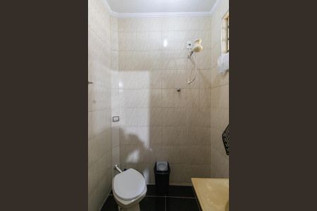 Casa à venda com 300m², 3 quartos e 2 vagas Casa à venda com 300m², 3 quartos e 2 vagasBanheiro de Serviço