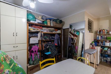 Casa à venda com 300m², 3 quartos e 2 vagas Casa à venda com 300m², 3 quartos e 2 vagasQuarto de Serviço