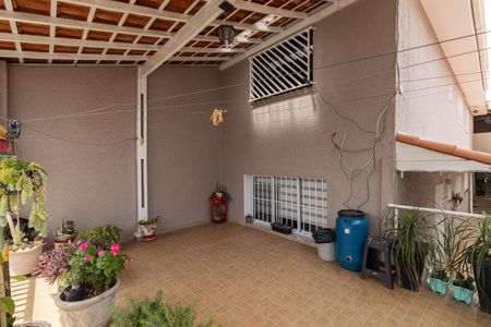 Casa à venda com 300m², 3 quartos e 2 vagas Casa à venda com 300m², 3 quartos e 2 vagasVaranda