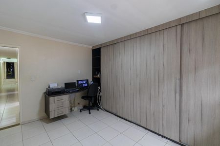 Casa à venda com 300m², 3 quartos e 2 vagas Casa à venda com 300m², 3 quartos e 2 vagasQuarto 2