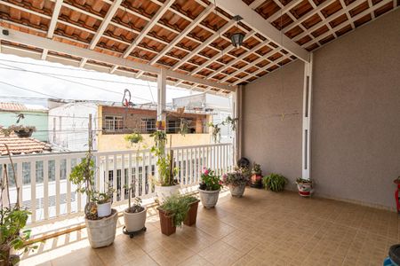 Casa à venda com 300m², 3 quartos e 2 vagas Casa à venda com 300m², 3 quartos e 2 vagasVaranda