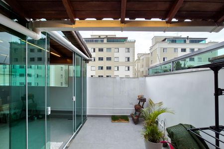 Apartamento à venda com 110m², 2 quartos e 1 vagaÁrea de Serviço