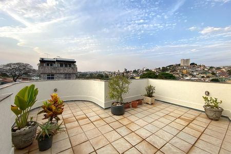 Apartamento à venda com 130m², 2 quartos e 1 vagaCobertura