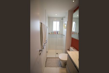 Apartamento à venda com 67m², 2 quartos e 2 vagasBanheiro da Suíte