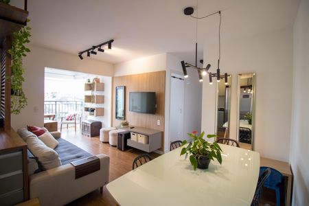 Apartamento à venda com 67m², 2 quartos e 2 vagasSala