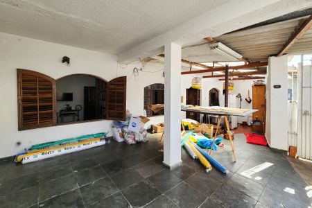 Casa à venda com 131m², 2 quartos e 2 vagasGaragem