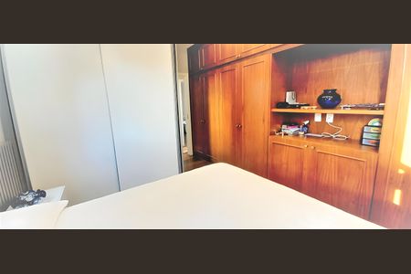 Apartamento à venda com 125m², 4 quartos e 2 vagasQuarto