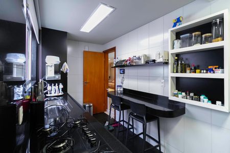 Apartamento à venda com 260m², 4 quartos e 2 vagasCozinha