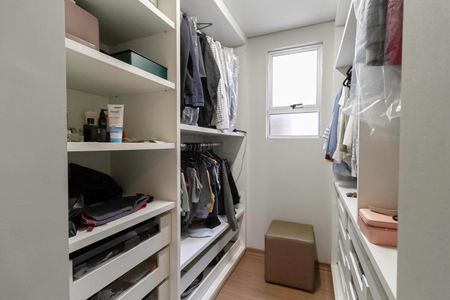 Apartamento à venda com 260m², 4 quartos e 2 vagasCloset da Suíte