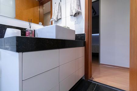 Apartamento à venda com 260m², 4 quartos e 2 vagasBanheiro Social