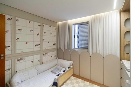 Apartamento à venda com 260m², 4 quartos e 2 vagasQuarto 2