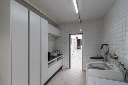 Apartamento à venda com 260m², 4 quartos e 2 vagasLavanderia