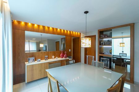 Apartamento à venda com 260m², 4 quartos e 2 vagasSala