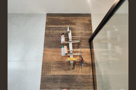 Casa de condomínio à venda com 645m², 4 quartos e 3 vagas Casa de condomínio à venda com 645m², 4 quartos e 3 vagasBanheiro da Suíte 1