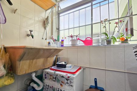 Apartamento à venda com 64m², 2 quartos e 1 vagaÁrea de Serviço