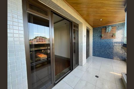 Apartamento para alugar com 175m², 4 quartos e 3 vagas Apartamento para alugar com 175m², 4 quartos e 3 vagasVaranda