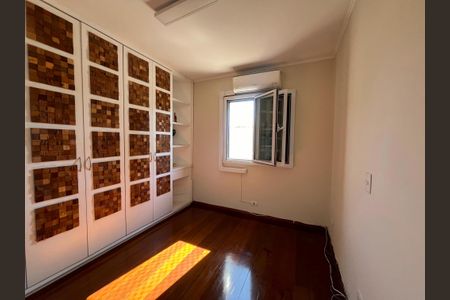 Apartamento para alugar com 175m², 4 quartos e 3 vagas Apartamento para alugar com 175m², 4 quartos e 3 vagasQuarto